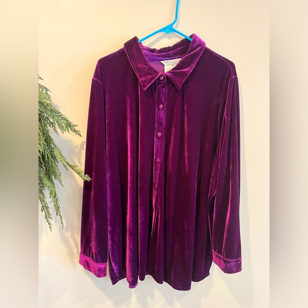 NWOT- Ulla Popken velvet top- make offers